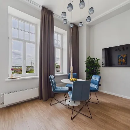Homey 1br Loft In Old Town Рига